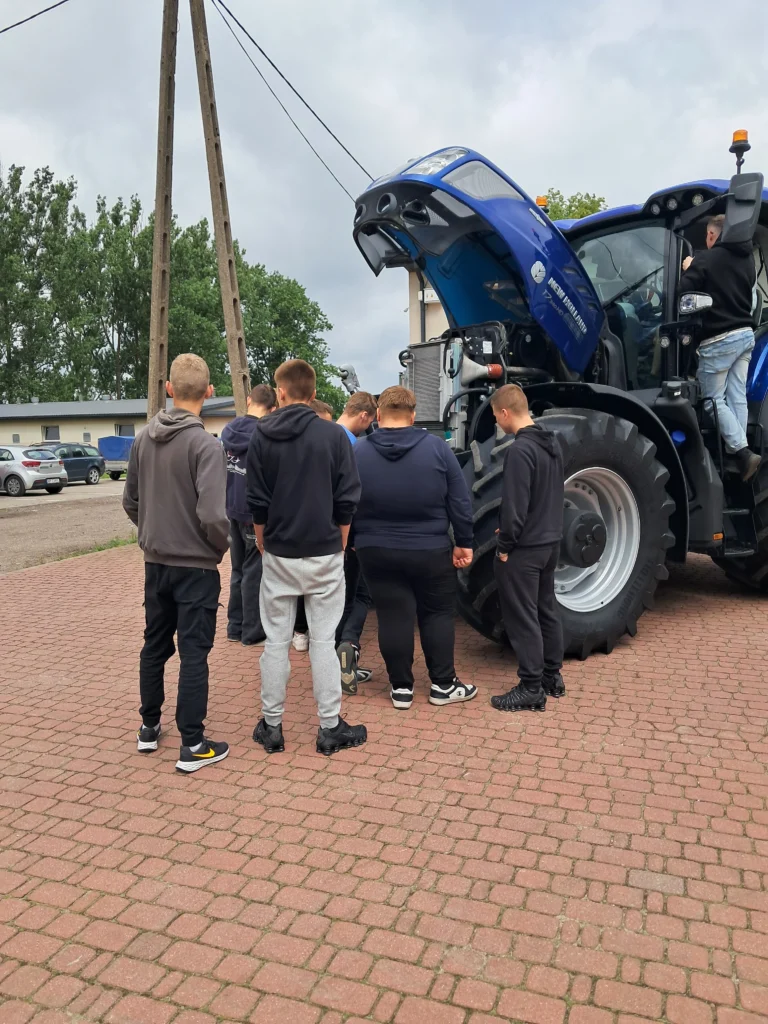 t7-new-holland